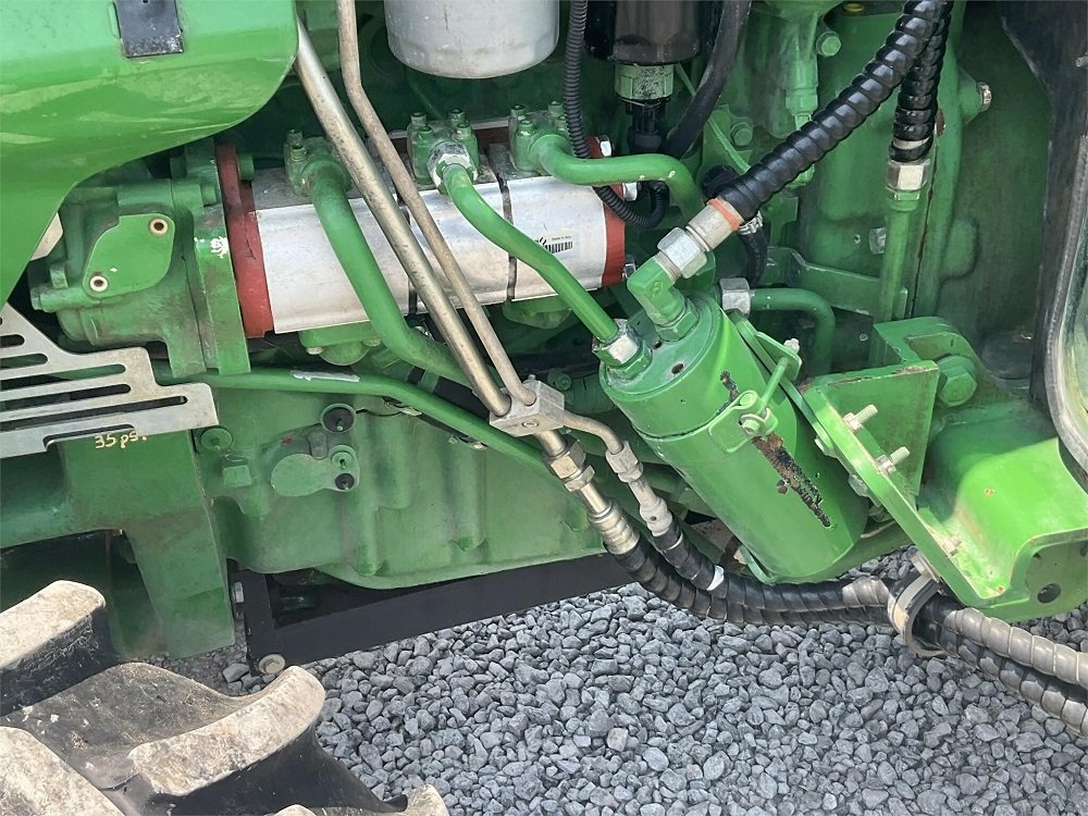 2017 John Deere 5100GN