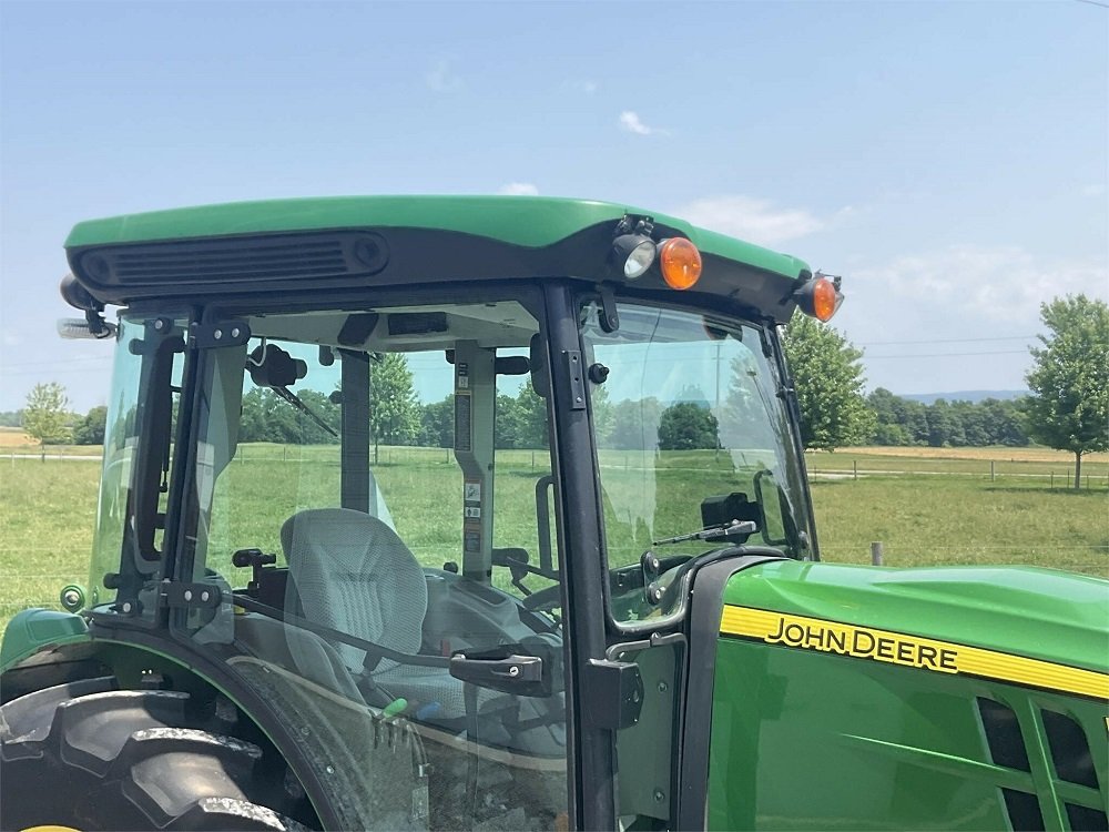 2017 John Deere 5100GN